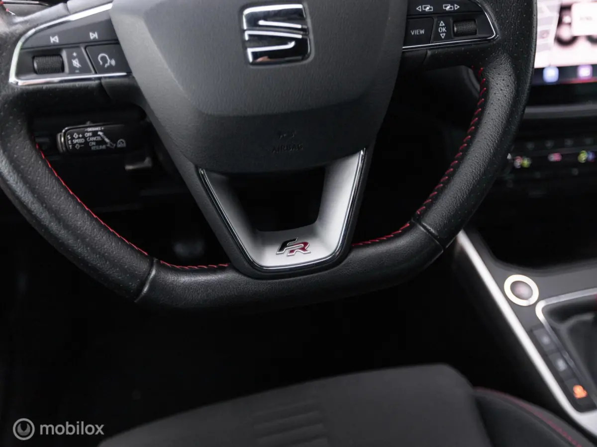 1.0 TSI FR Business Intense|Orig. NL|Handgeschakeld|Carplay|Camera|Led|Adapt. cruise|