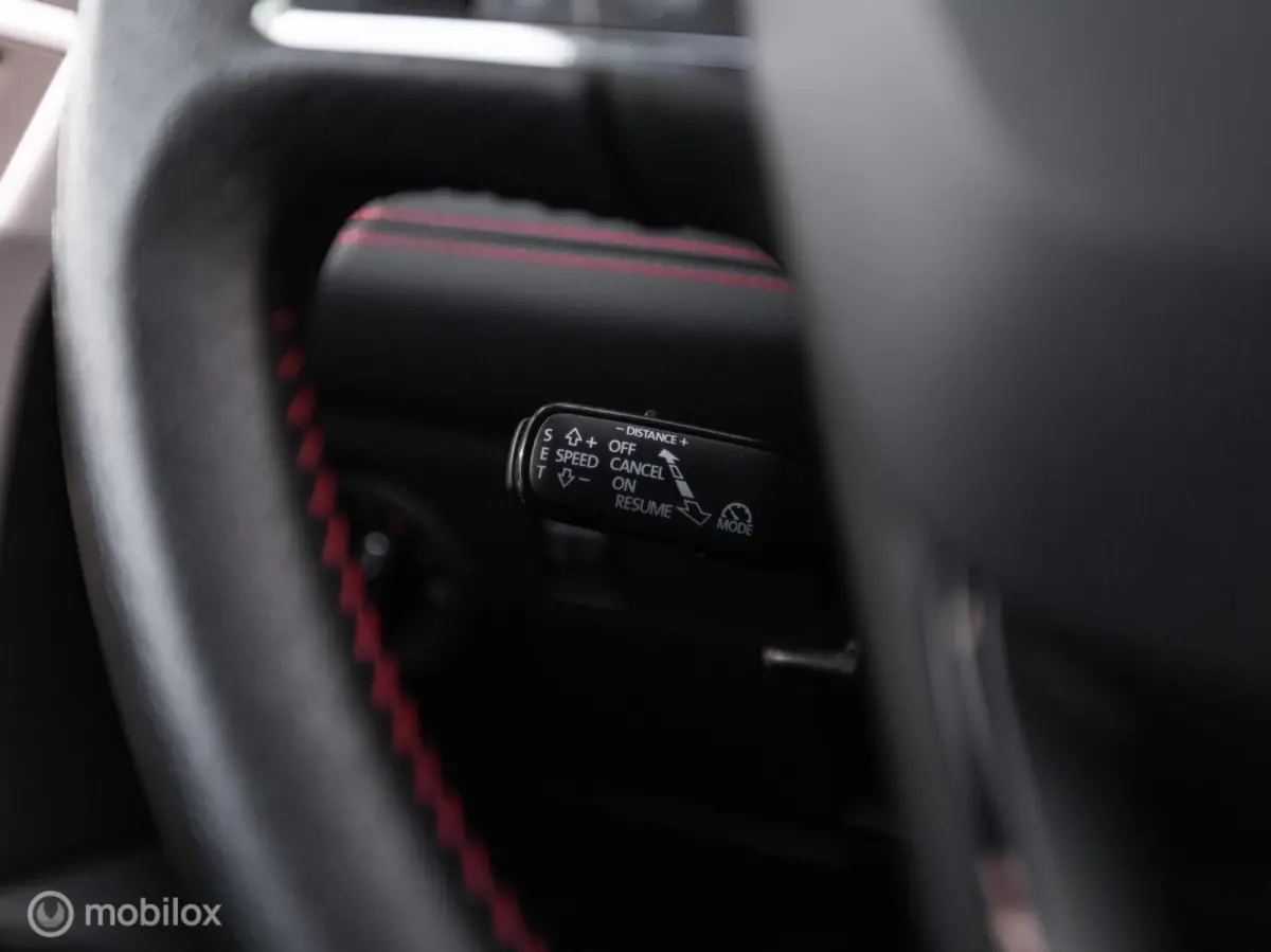 1.0 TSI FR Business Intense|Orig. NL|Handgeschakeld|Carplay|Camera|Led|Adapt. cruise|
