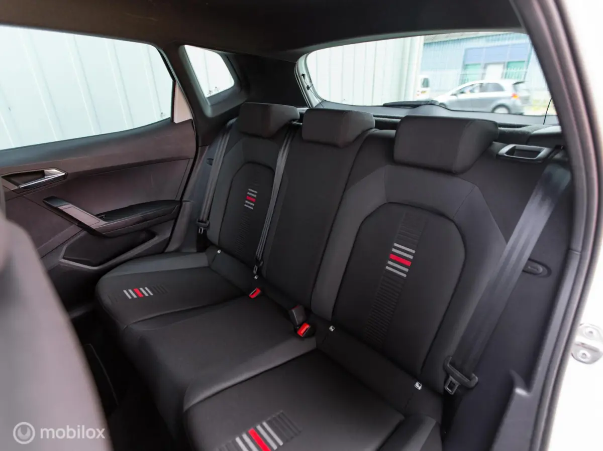 1.0 TSI FR Business Intense|Orig. NL|Handgeschakeld|Carplay|Camera|Led|Adapt. cruise|