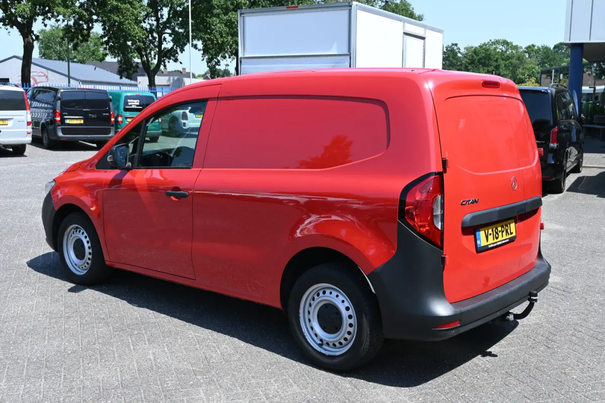 108 CDI L1 Base Airco, Trekhaak, Parkeersensoren