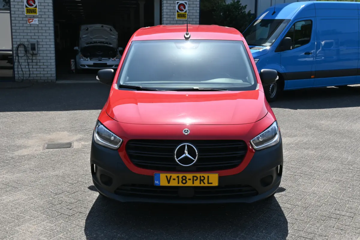 108 CDI L1 Base Airco, Trekhaak, Parkeersensoren