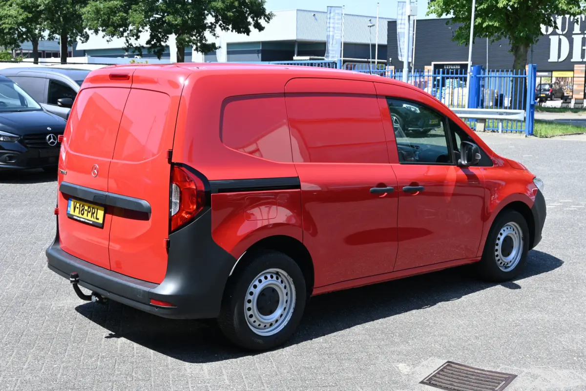 108 CDI L1 Base Airco, Trekhaak, Parkeersensoren