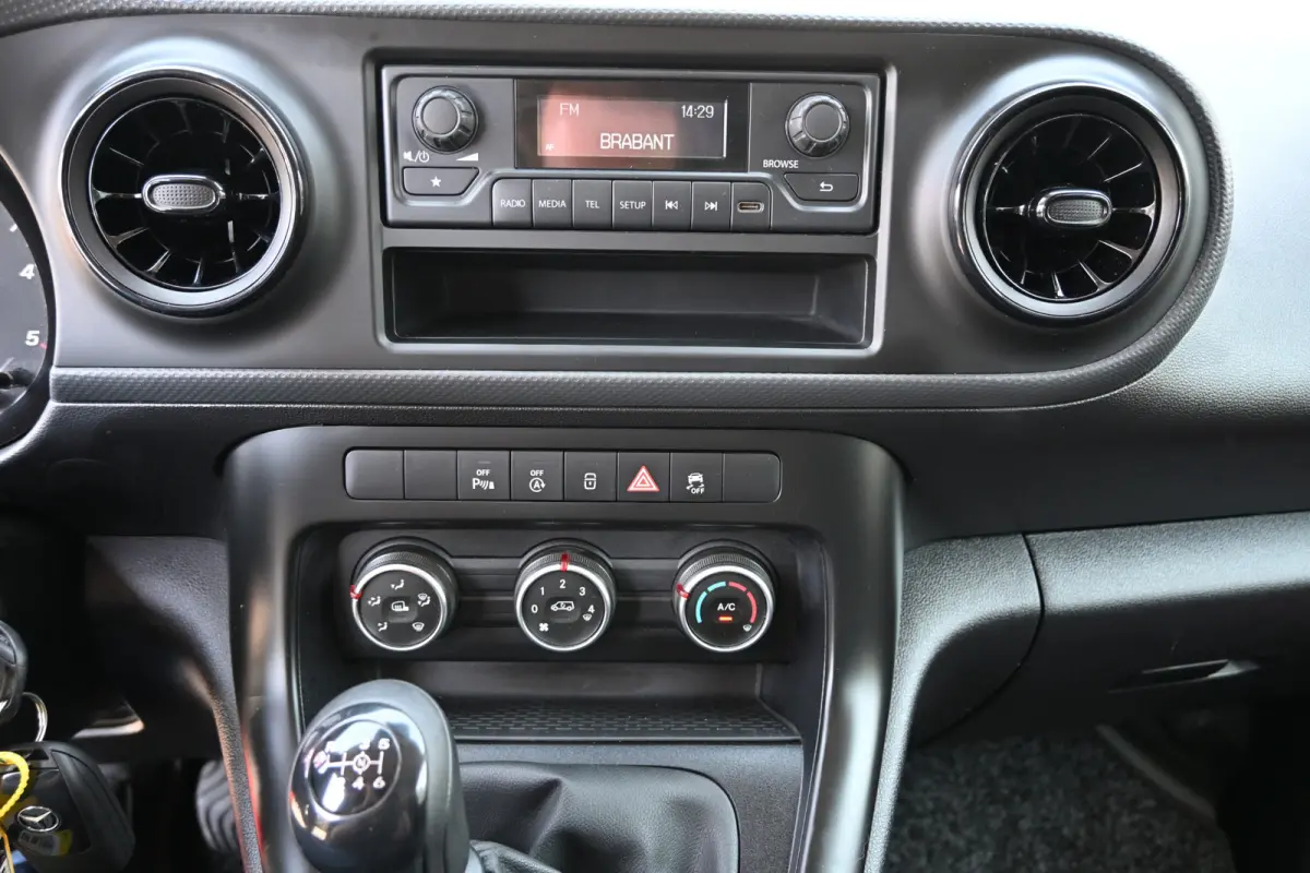 108 CDI L1 Base Airco, Trekhaak, Parkeersensoren