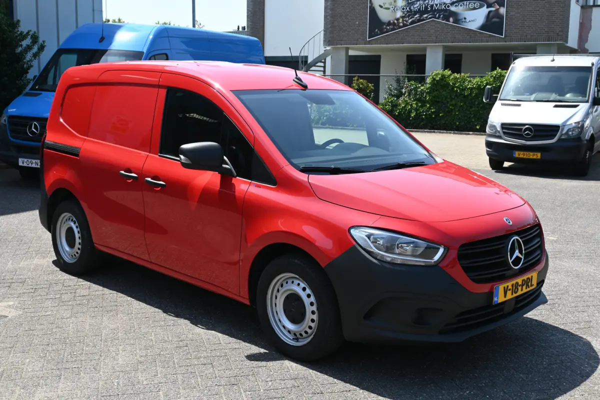 108 CDI L1 Base Airco, Trekhaak, Parkeersensoren