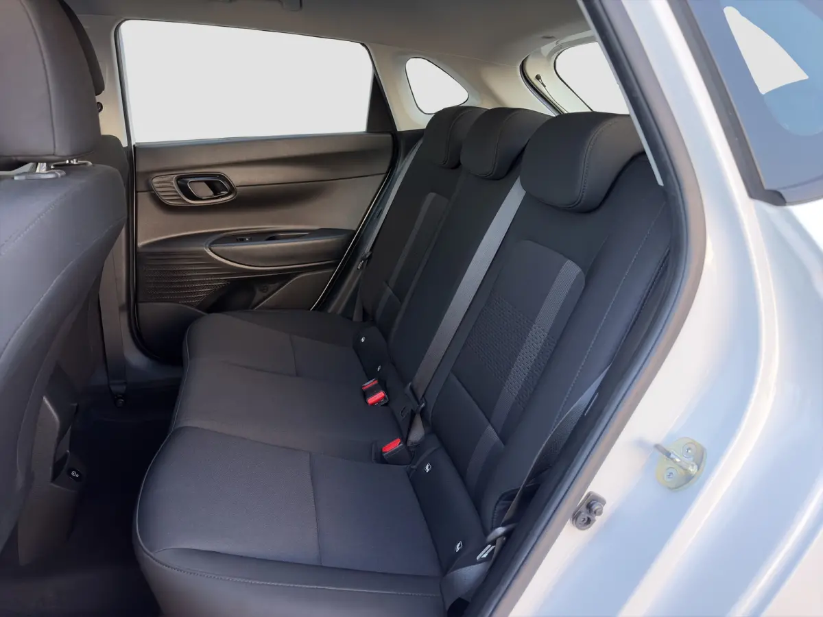 1.2 MPI 84pk Comfort | Airco | Camera | Carplay | Cruise control | Dodehoek detectie | Navigatie | Parkeersensoren | Digitaal cockpit | Lichtmetalen velgen