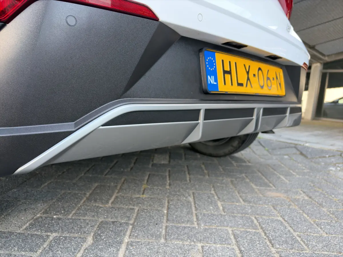 1.2 MPI 84pk Comfort | Airco | Camera | Carplay | Cruise control | Dodehoek detectie | Navigatie | Parkeersensoren | Digitaal cockpit | Lichtmetalen velgen
