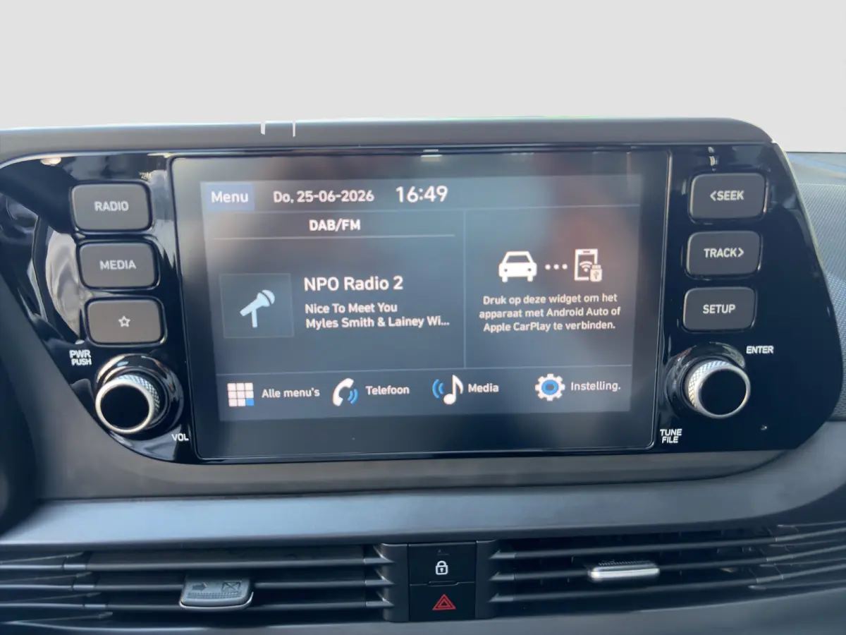 1.2 MPI 84pk Comfort | Airco | Camera | Carplay | Cruise control | Dodehoek detectie | Navigatie | Parkeersensoren | Digitaal cockpit | Lichtmetalen velgen