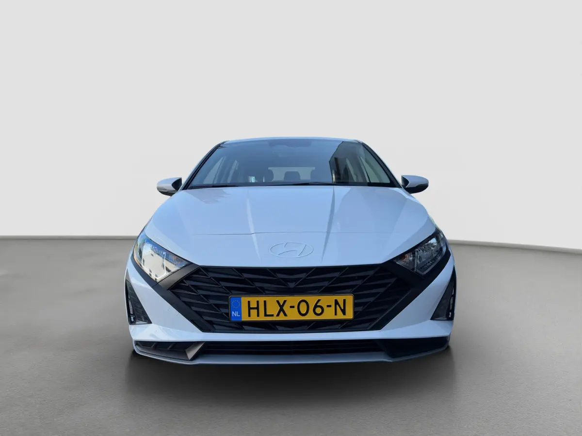 1.2 MPI 84pk Comfort | Airco | Camera | Carplay | Cruise control | Dodehoek detectie | Navigatie | Parkeersensoren | Digitaal cockpit | Lichtmetalen velgen