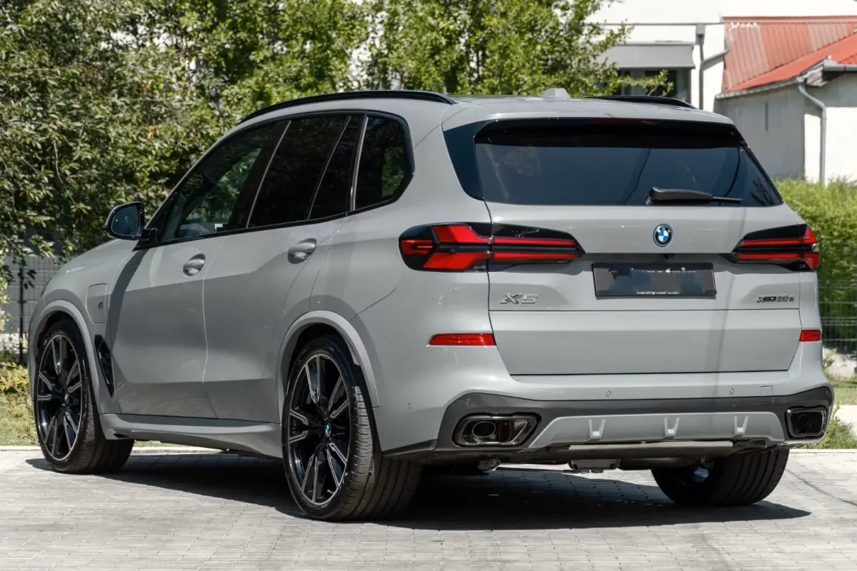 xDrive50e M-SPORT Pro ** LED, GRAU LEDER, NAVI+, PANORAMA, TREKH, 22-invh LMV, LUCHT ** Ex BMW - UNFALLFREI ** ** INFORMEER OOK NAAR ONZE AANTREKKELIJKE FINANCIAL-LEASE TARIEVEN **