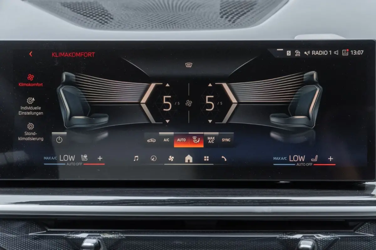 xDrive50e M-SPORT Pro ** LED, GRAU LEDER, NAVI+, PANORAMA, TREKH, 22-invh LMV, LUCHT ** Ex BMW - UNFALLFREI ** ** INFORMEER OOK NAAR ONZE AANTREKKELIJKE FINANCIAL-LEASE TARIEVEN **