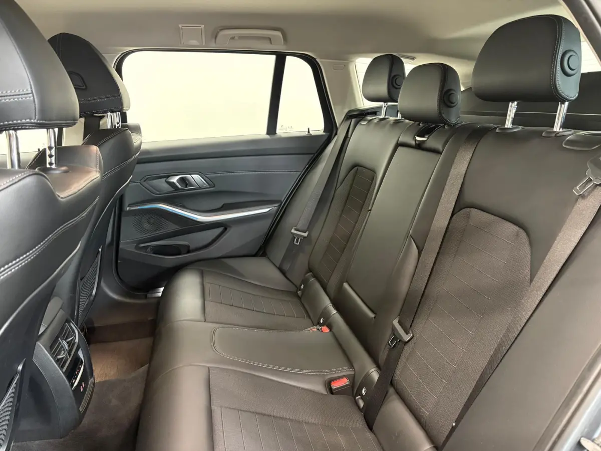 330e Sportline Automaat 292pk Airco Navi Carplay PDC VA Adaptive Cruise Control Stoel/Stuurwielverwarming Full LED BMW HiFi