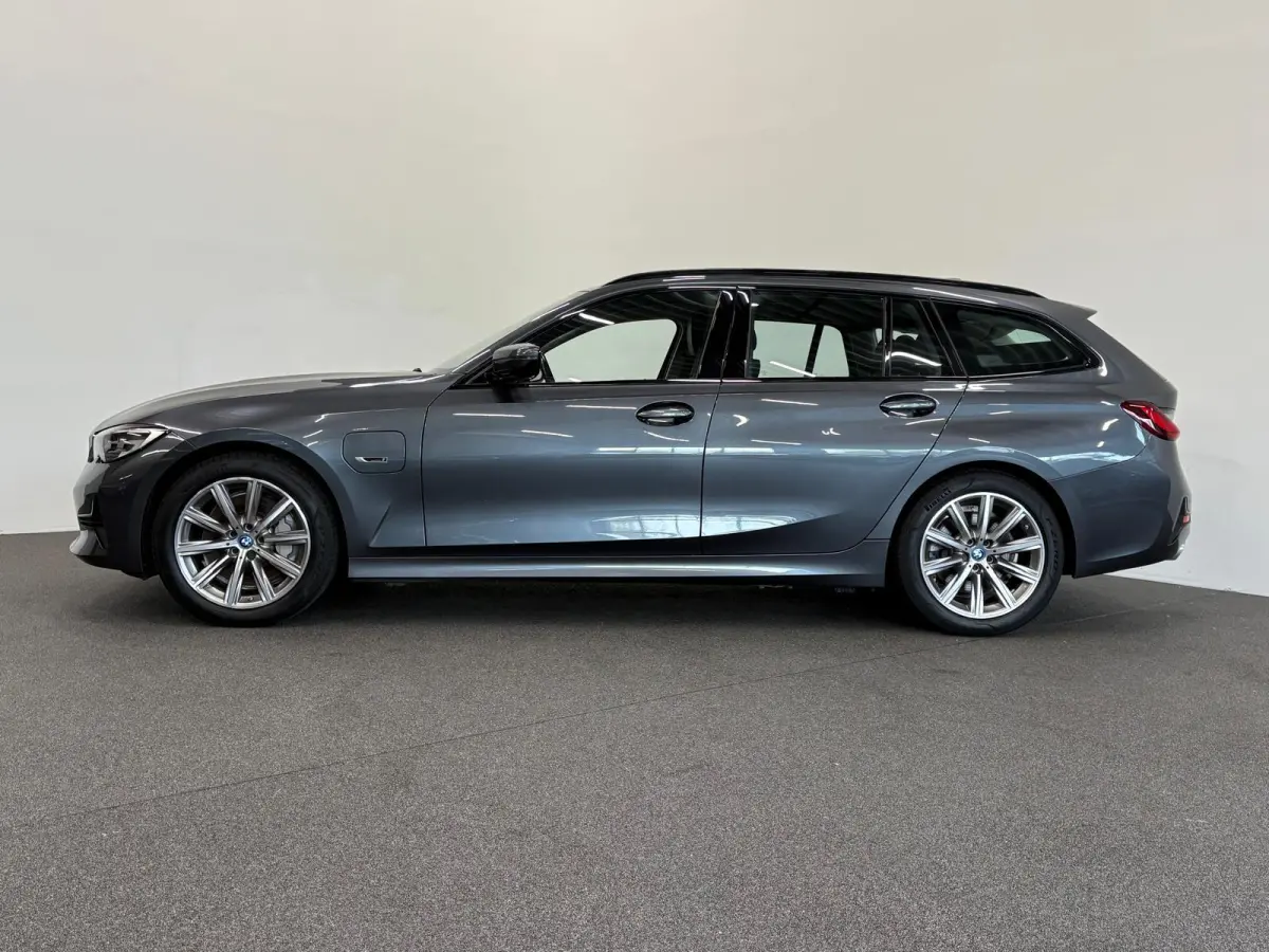 330e Sportline Automaat 292pk Airco Navi Carplay PDC VA Adaptive Cruise Control Stoel/Stuurwielverwarming Full LED BMW HiFi