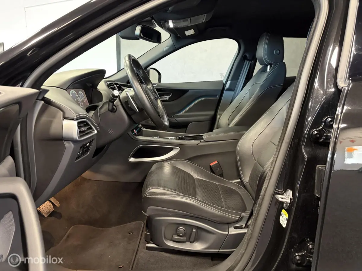 2.0 R-Sport AWD LED / LEDER / MERIDIAN / PDC / NAVI / CRUISE /