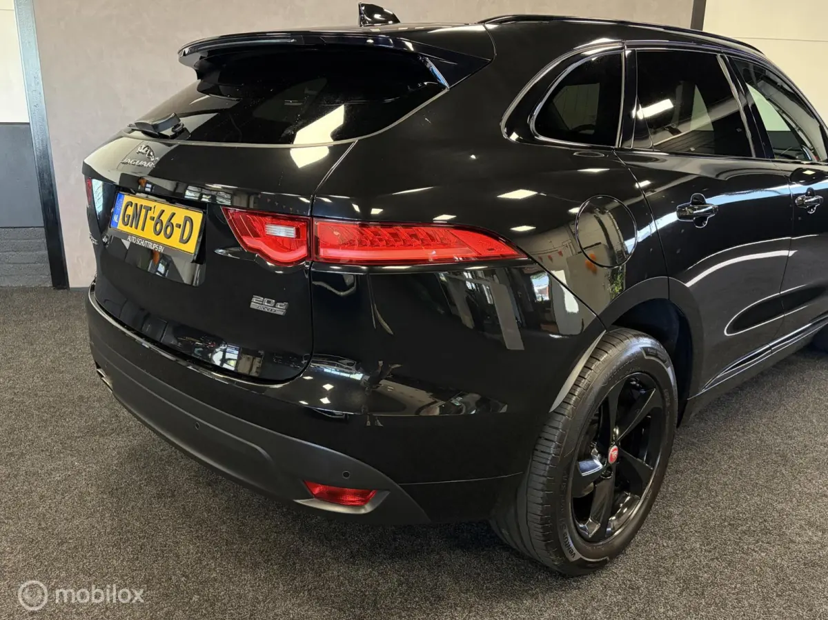 2.0 R-Sport AWD LED / LEDER / MERIDIAN / PDC / NAVI / CRUISE /