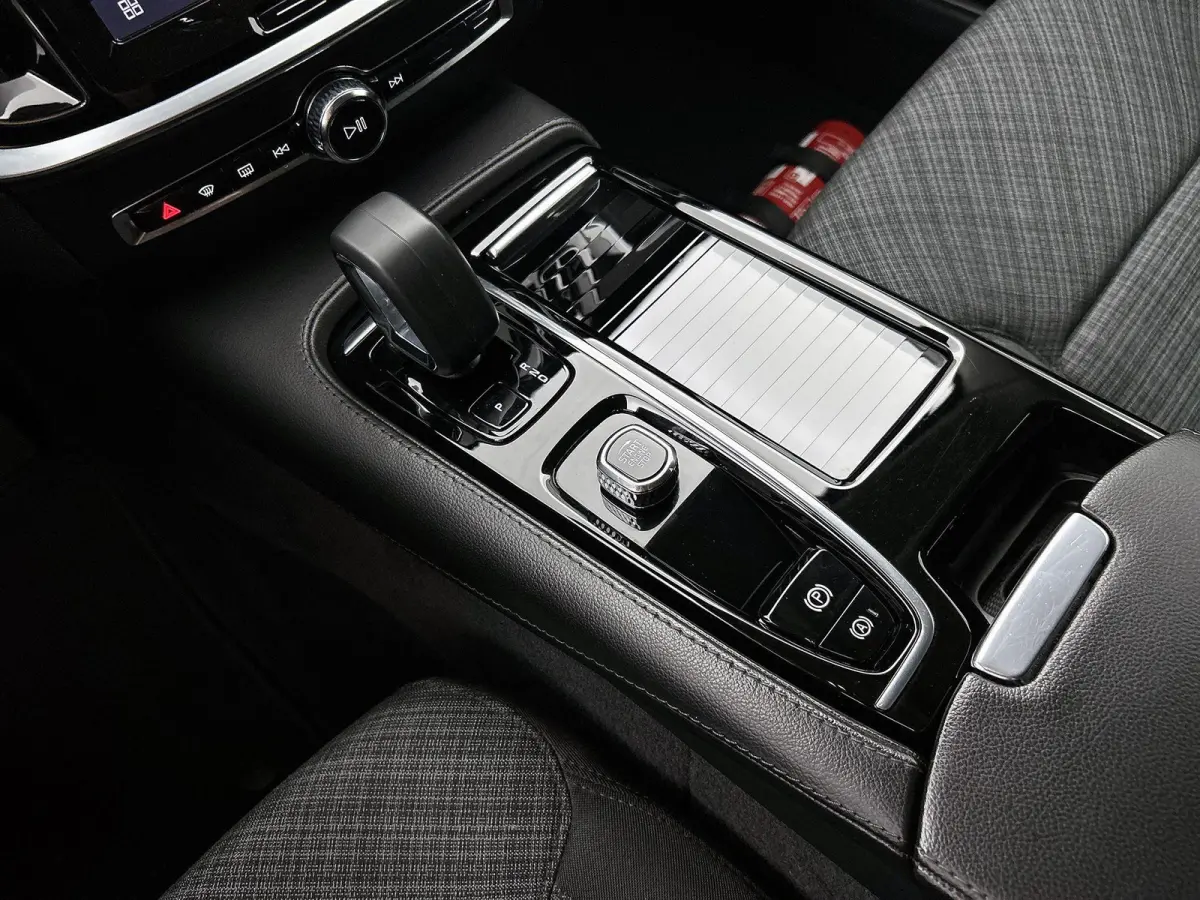 T6 PHEV 4x4 Core Aut. | STOELVERWARMING | STUURVERWARMING | ACHTERUITRIJCAMERA | APPLE CARPLAY | NAVIGATIE |