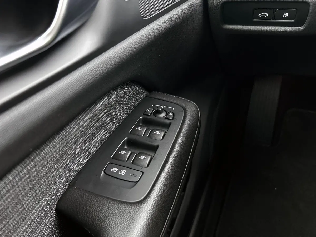 T6 PHEV 4x4 Core Aut. | STOELVERWARMING | STUURVERWARMING | ACHTERUITRIJCAMERA | APPLE CARPLAY | NAVIGATIE |