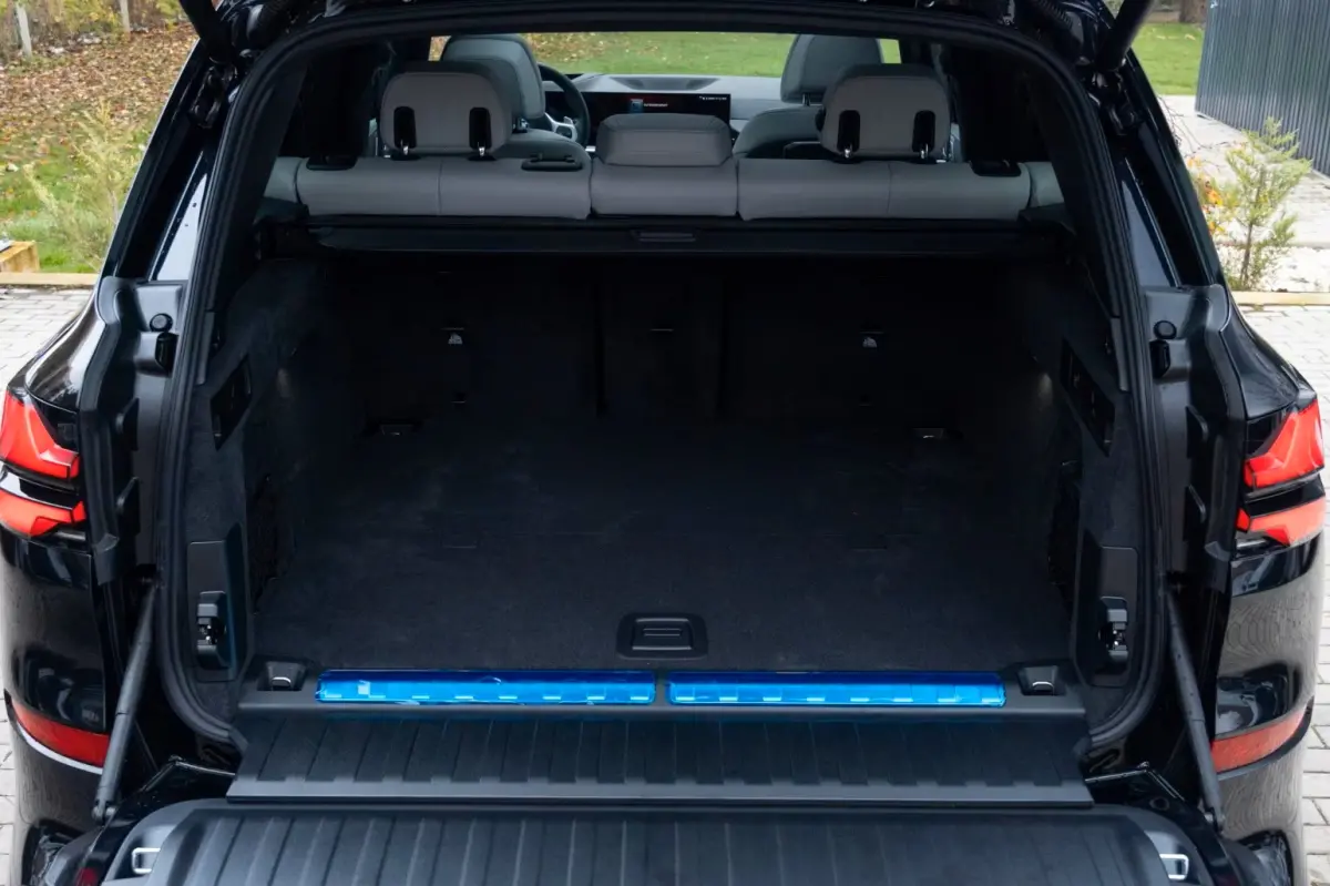 xDrive50e M-SPORT Pro ** LED, GRAU LEDER, NAVI+, PANO, DR.ASS+, TREKH, 22-invh LMV, LUCHT ** Ex BMW - UNFALLFREI ** ** INFORMEER OOK NAAR ONZE AANTREKKELIJKE FINANCIAL-LEASE TARIEVEN **