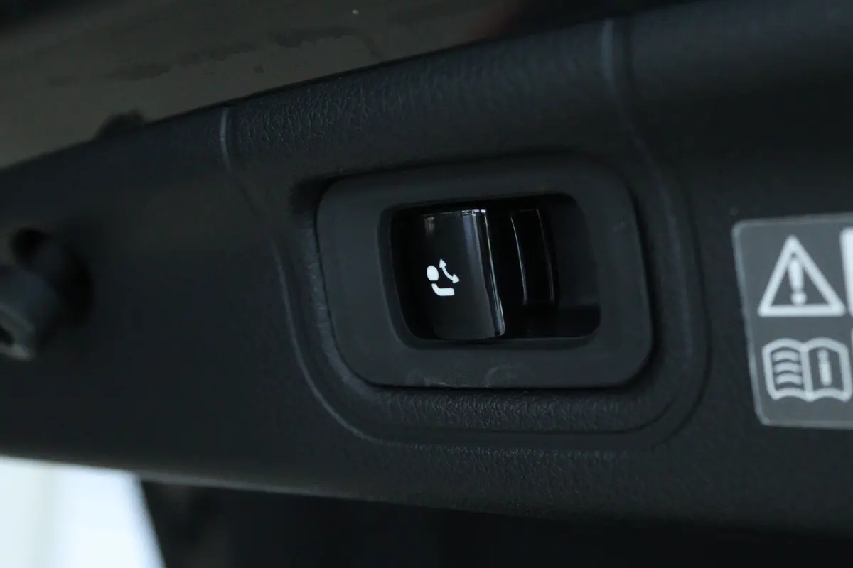 300 AMG Line | Cruise Control | Trekhaak | Stoelverwarming | Navi | Carplay | Sfeerverlichting | 19 Inch | LED | Camera |