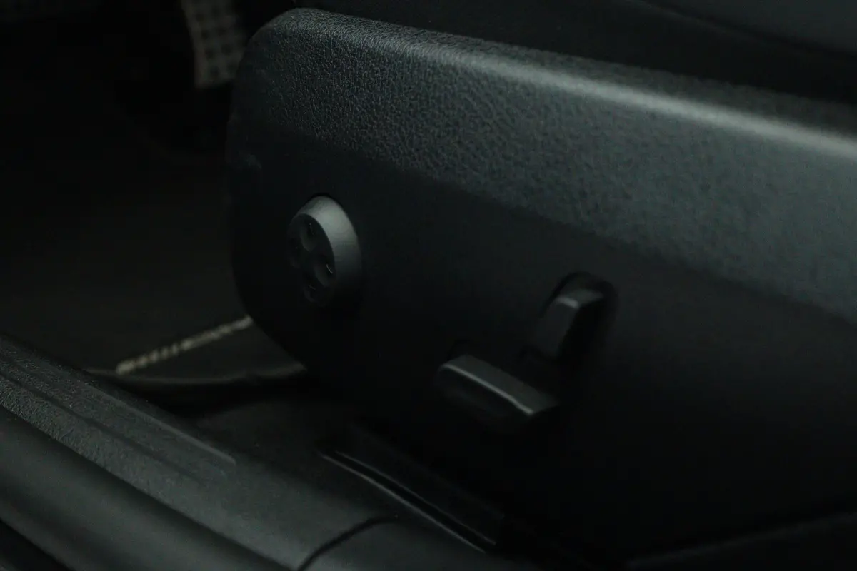 300 AMG Line | Cruise Control | Trekhaak | Stoelverwarming | Navi | Carplay | Sfeerverlichting | 19 Inch | LED | Camera |