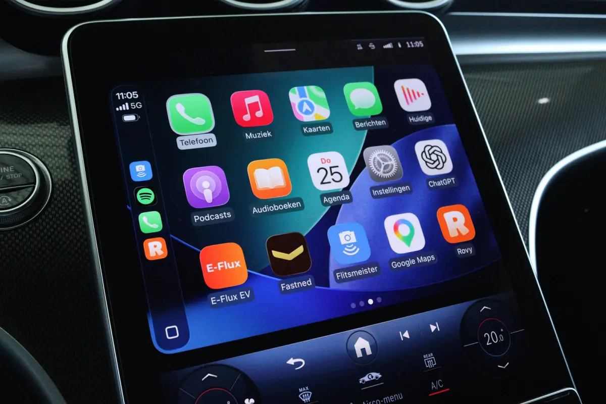 300 AMG Line | Cruise Control | Trekhaak | Stoelverwarming | Navi | Carplay | Sfeerverlichting | 19 Inch | LED | Camera |