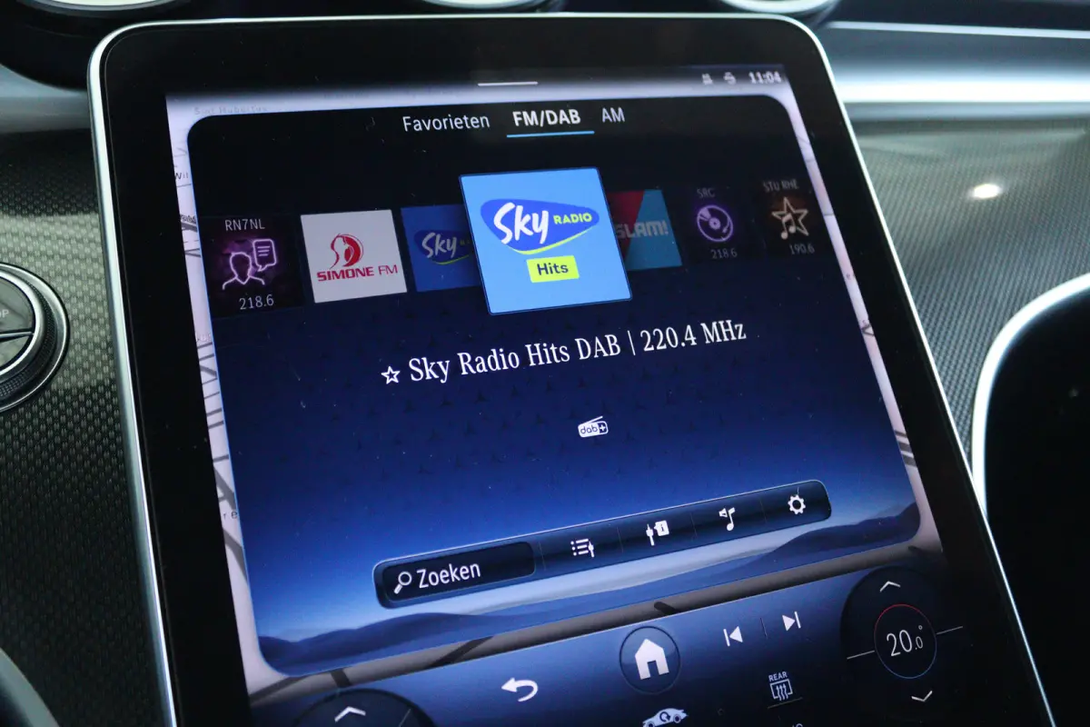 300 AMG Line | Cruise Control | Trekhaak | Stoelverwarming | Navi | Carplay | Sfeerverlichting | 19 Inch | LED | Camera |
