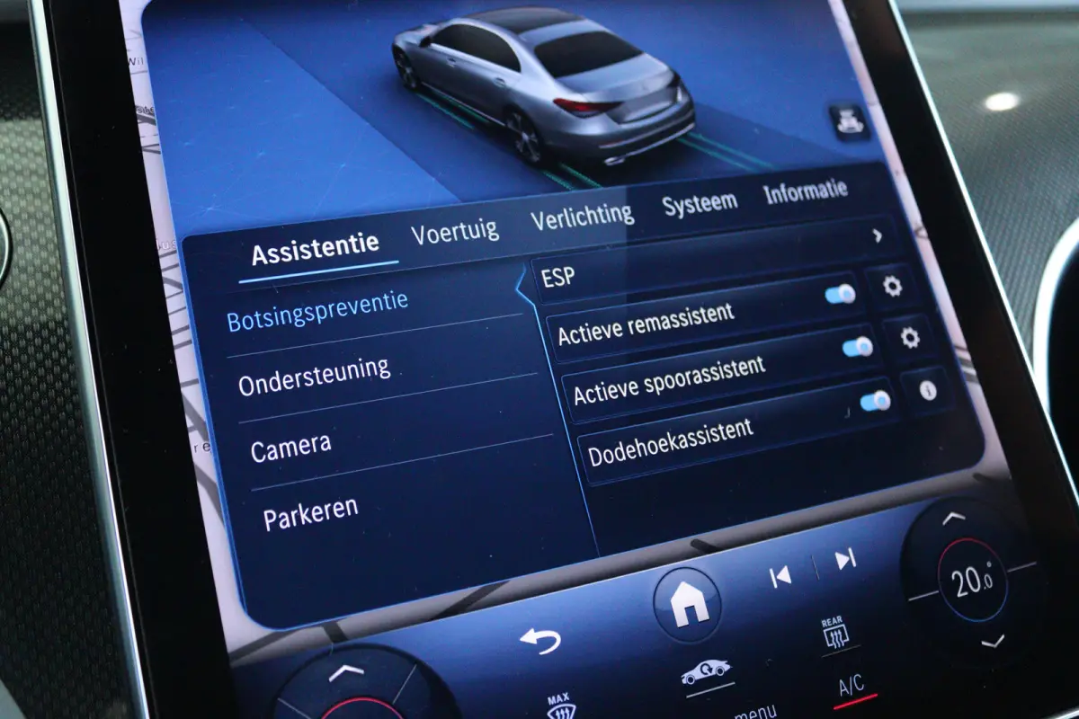 300 AMG Line | Cruise Control | Trekhaak | Stoelverwarming | Navi | Carplay | Sfeerverlichting | 19 Inch | LED | Camera |