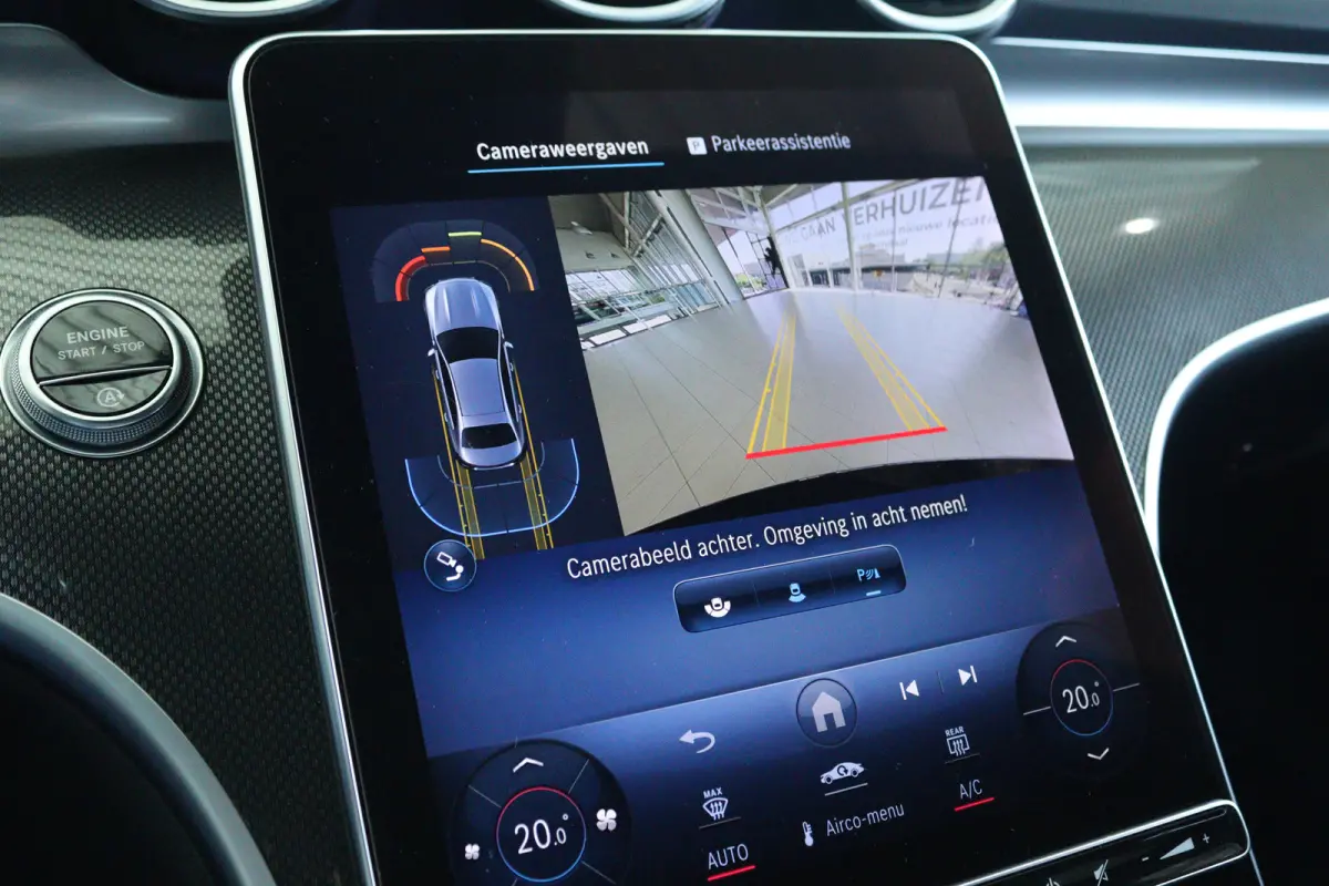 300 AMG Line | Cruise Control | Trekhaak | Stoelverwarming | Navi | Carplay | Sfeerverlichting | 19 Inch | LED | Camera |