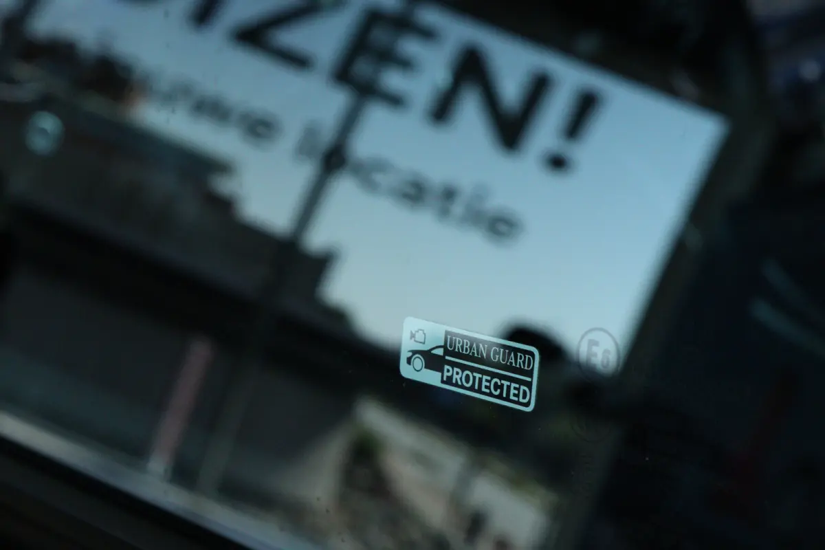 300 AMG Line | Cruise Control | Trekhaak | Stoelverwarming | Navi | Carplay | Sfeerverlichting | 19 Inch | LED | Camera |