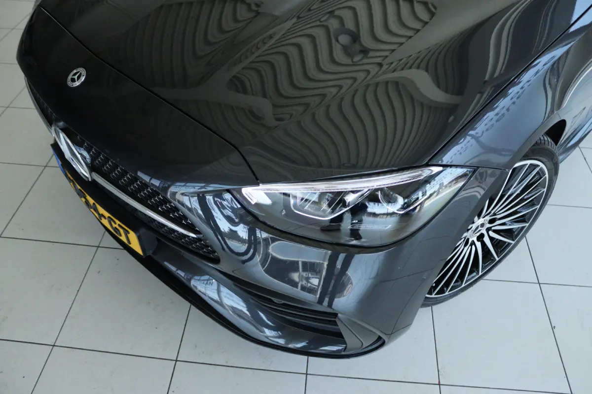 300 AMG Line | Cruise Control | Trekhaak | Stoelverwarming | Navi | Carplay | Sfeerverlichting | 19 Inch | LED | Camera |