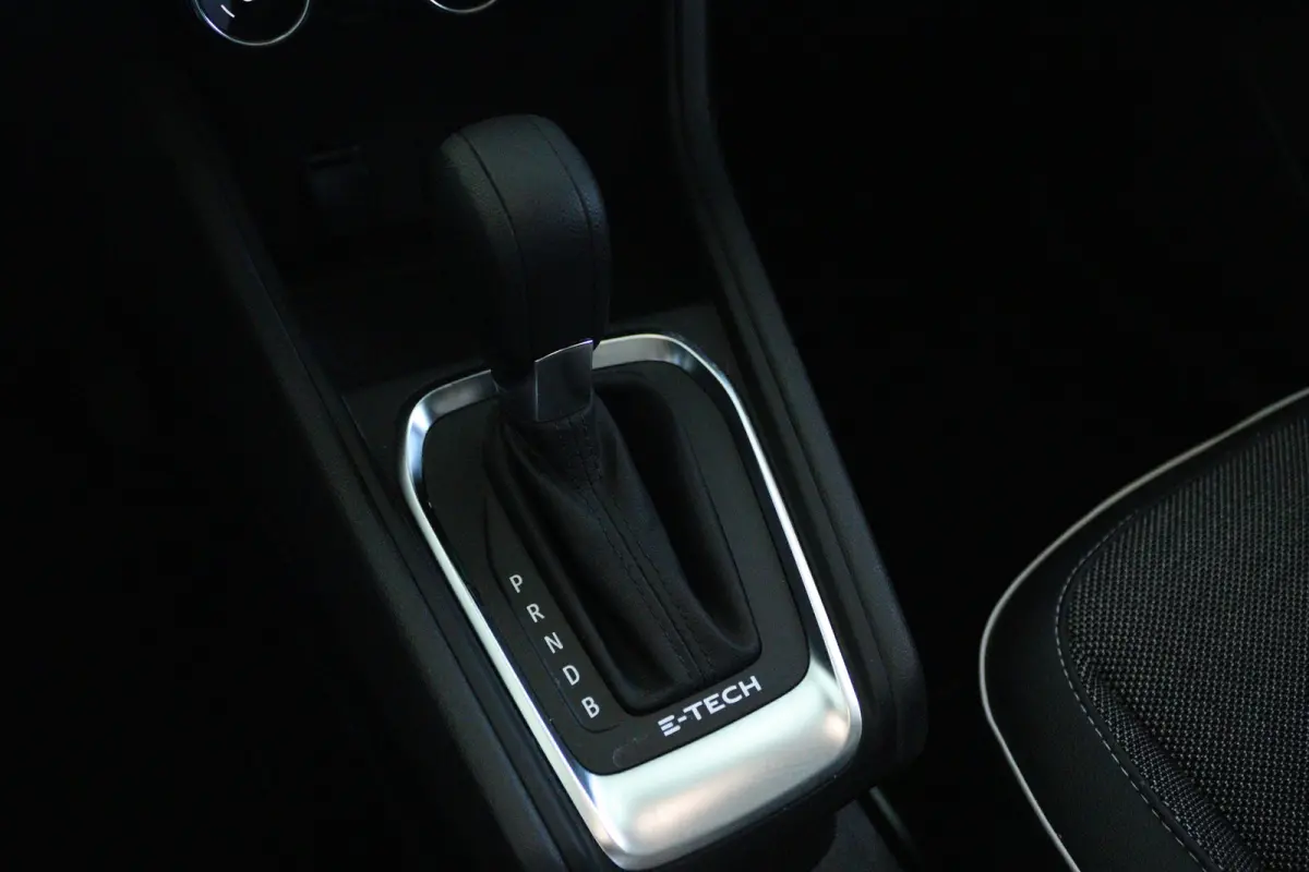 1.6 E-Tech plug-in hybrid 160 techno | Cruise Control | Climate Control | Camera | Navigatie | Carplay | LED | Keyless | LMV