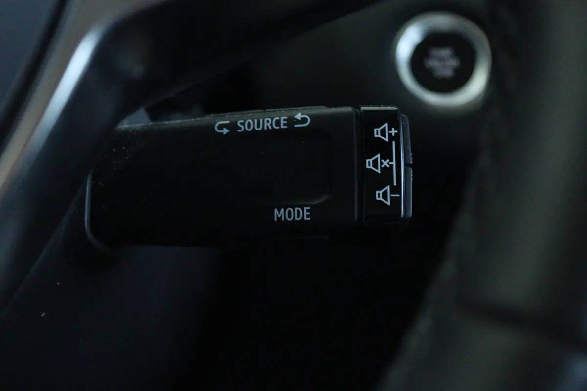1.6 E-Tech plug-in hybrid 160 techno | Cruise Control | Climate Control | Camera | Navigatie | Carplay | LED | Keyless | LMV