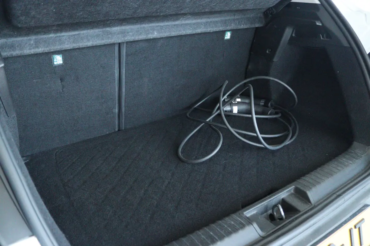 1.6 E-Tech plug-in hybrid 160 techno | Cruise Control | Climate Control | Camera | Navigatie | Carplay | LED | Keyless | LMV