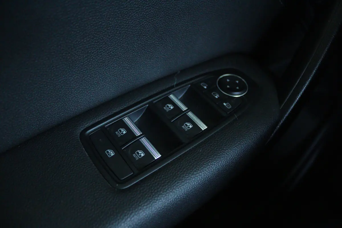 1.6 E-Tech plug-in hybrid 160 techno | Cruise Control | Climate Control | Camera | Navigatie | Carplay | LED | Keyless | LMV