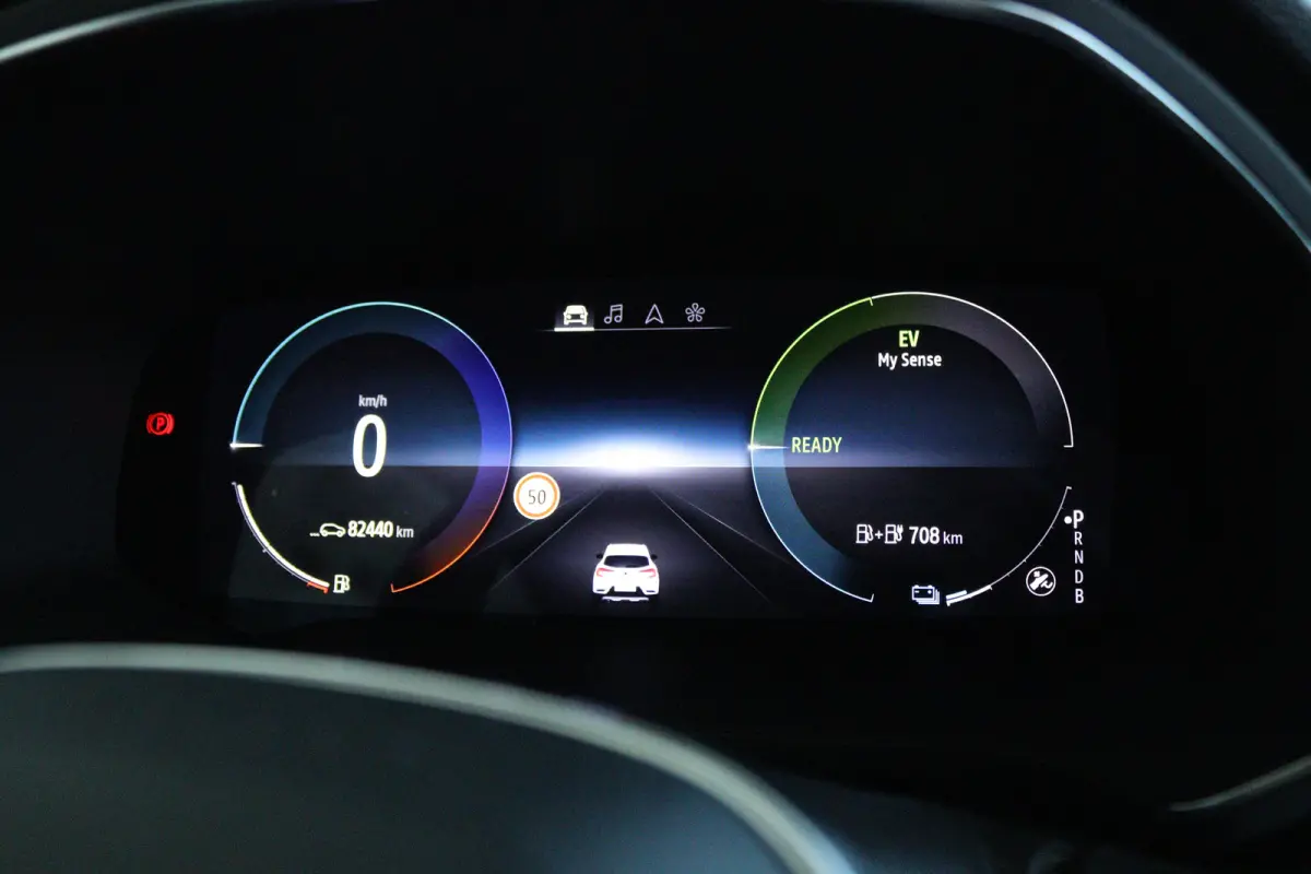 1.6 E-Tech plug-in hybrid 160 techno | Cruise Control | Climate Control | Camera | Navigatie | Carplay | LED | Keyless | LMV