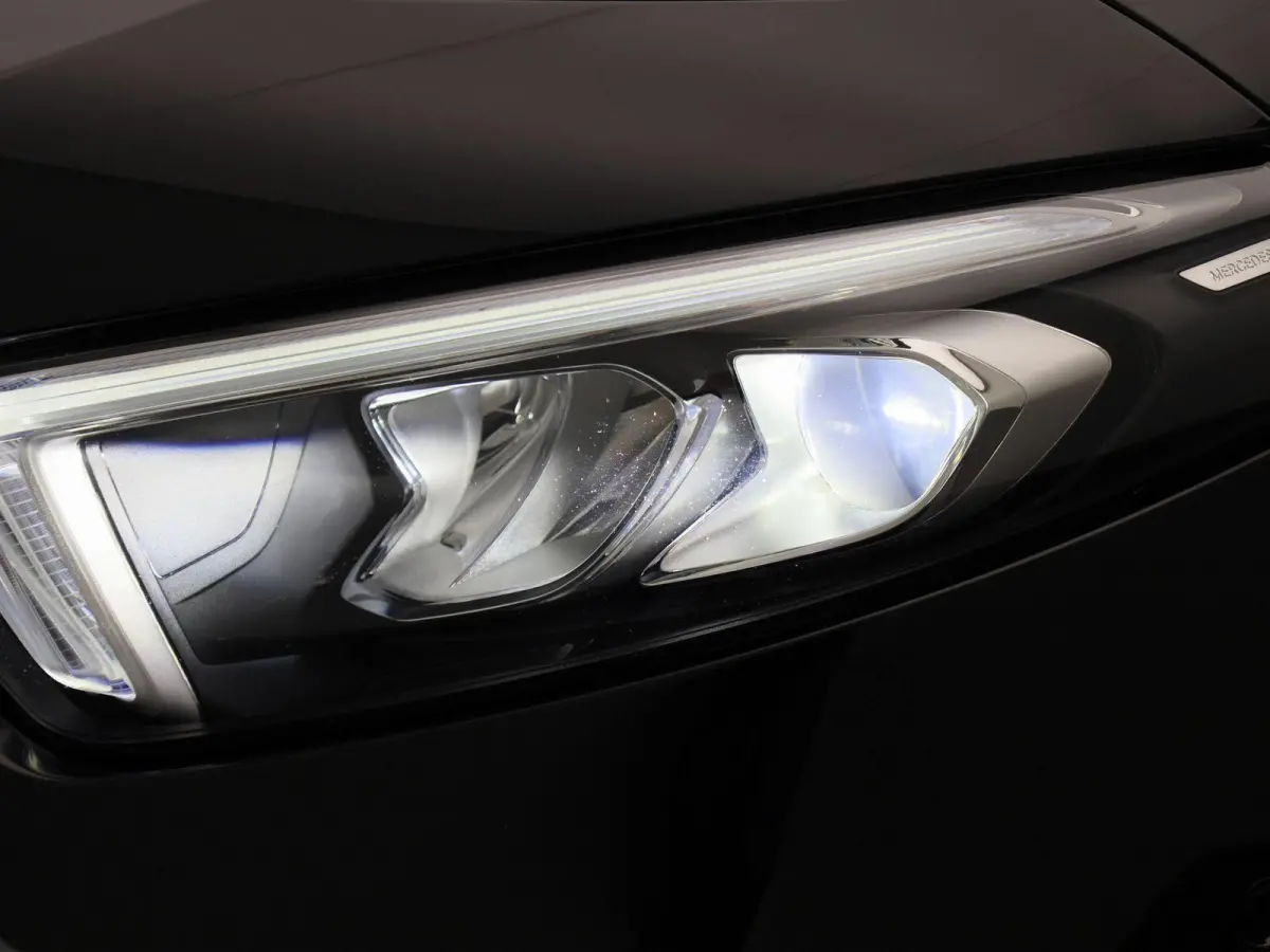 A 250 e Business Solution | ACHTERTUITRIJCAMERA | NAVIGATIE | PARKEERSENSOREN | HALF-LEDER | WIDESCREEN | STOELVERWARMING | LED VERLICHTING | DAB RADIO | LICHTMETALEN VELGEN |
