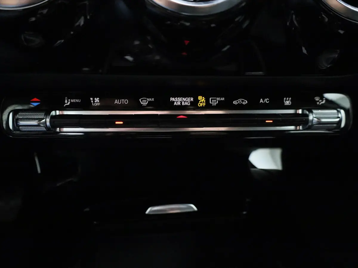 A 250 e Business Solution | ACHTERTUITRIJCAMERA | NAVIGATIE | PARKEERSENSOREN | HALF-LEDER | WIDESCREEN | STOELVERWARMING | LED VERLICHTING | DAB RADIO | LICHTMETALEN VELGEN |