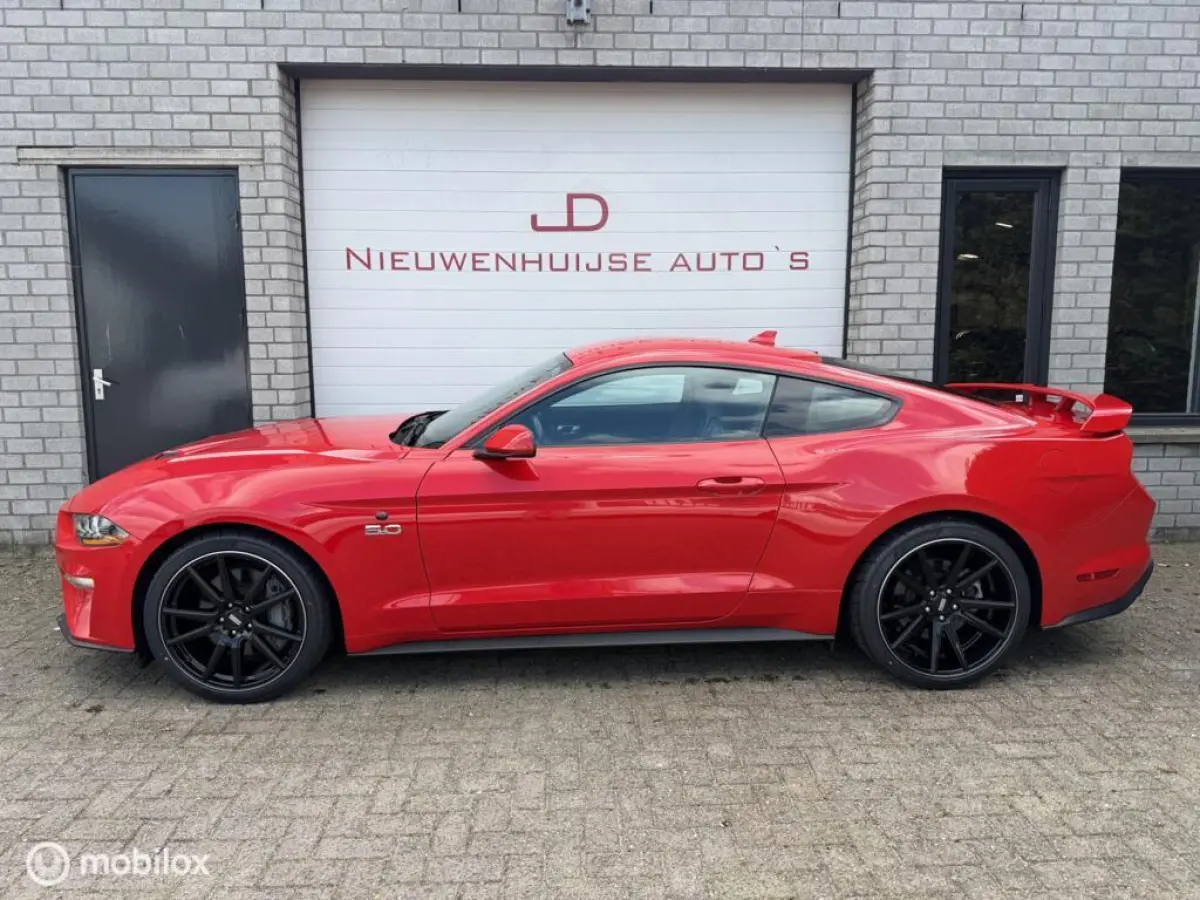 5.0 V8 Performance, 8.451km!