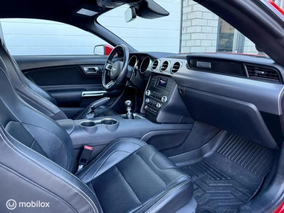 5.0 V8 Performance, 8.451km!
