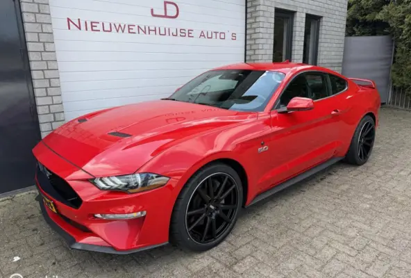 5.0 V8 Performance, 8.451km!