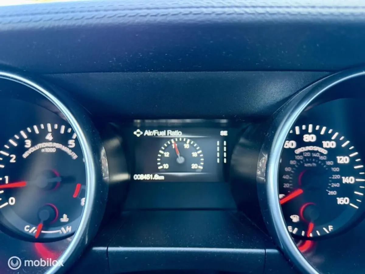 5.0 V8 Performance, 8.451km!