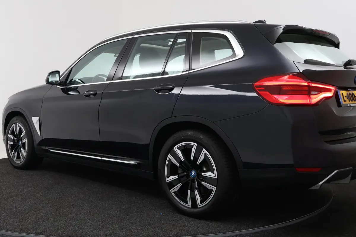 Executive 80 kWh (PANORAMADAK, SFEERVERLICHTING, ADAPTIVE CRUISE, AUTOPILOT, STOELVERWARMING, 1e EIGENAAR)