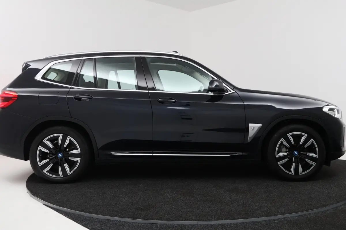Executive 80 kWh (PANORAMADAK, SFEERVERLICHTING, ADAPTIVE CRUISE, AUTOPILOT, STOELVERWARMING, 1e EIGENAAR)