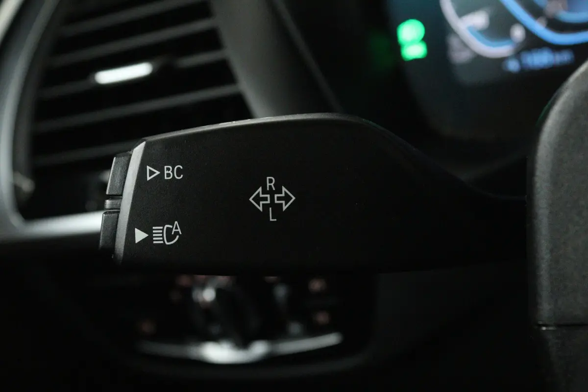 Executive 80 kWh (PANORAMADAK, SFEERVERLICHTING, ADAPTIVE CRUISE, AUTOPILOT, STOELVERWARMING, 1e EIGENAAR)
