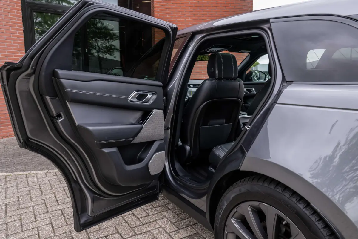 2.0 P300 Turbo AWD R-Dynamic SE ACC Stoelvent. HuD