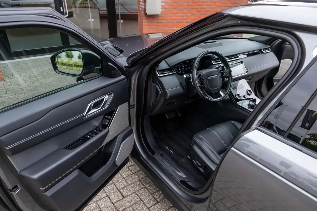 2.0 P300 Turbo AWD R-Dynamic SE ACC Stoelvent. HuD