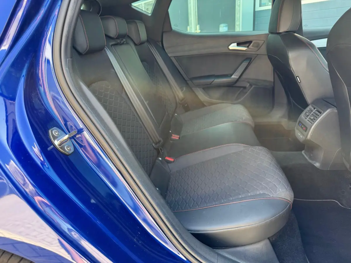 1.5 eTSI FR | Digital Cockpit | LED | Sfeerverlichting | CarPlay | Navigatie | Cruise