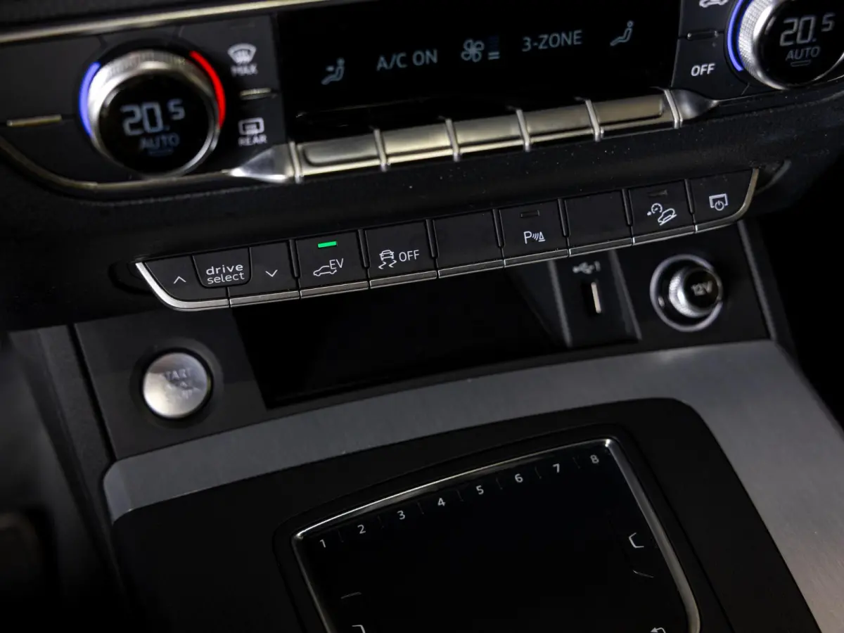 55 TFSI e quattro Competition SoH 93,6% 367pk / Panorama dak / Adaptieve cruise control / Navigatie / Achteruitrijcamera / Apple carplay /
