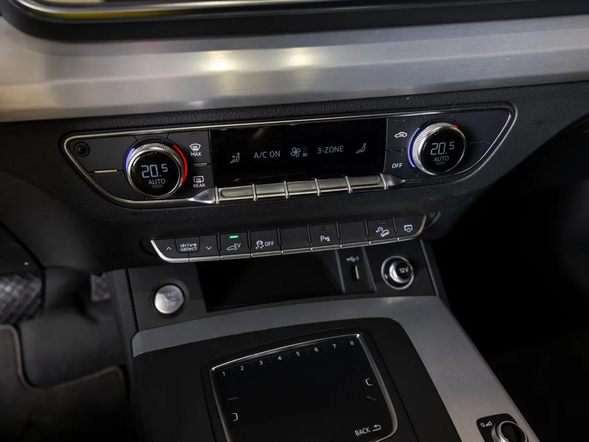 55 TFSI e quattro Competition SoH 93,6% 367pk / Panorama dak / Adaptieve cruise control / Navigatie / Achteruitrijcamera / Apple carplay /