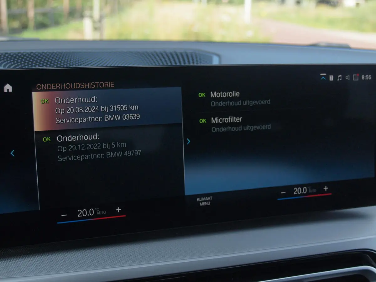 318i | Facelift model | Apple Carplay | Parkeersensoren | Sportstoelen | 19 Inch | NL-Auto |