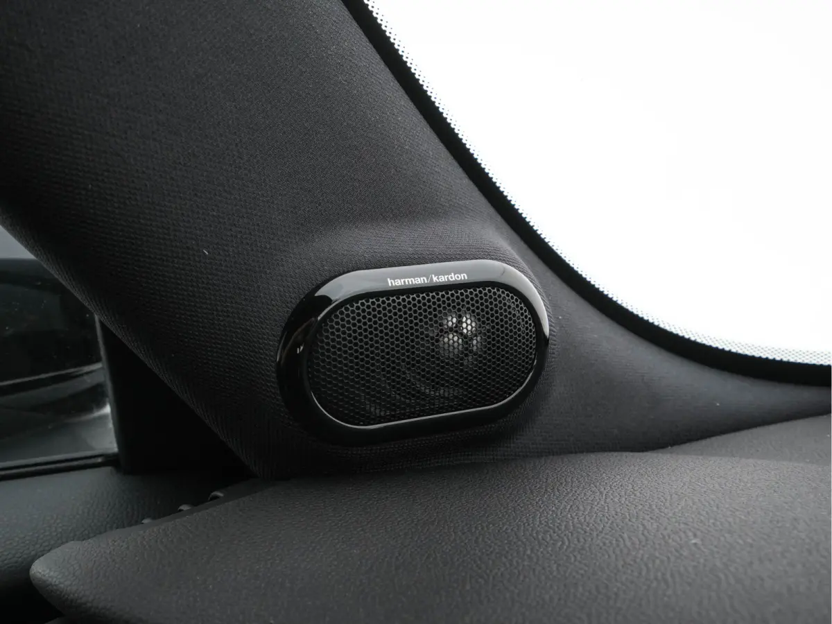 MINI Yours 33 kWh [3-Fase-11kW] {SoH-95%} (INCL-BTW) Aut. *HEATPUMP | LEATHER | HARMAN/KARDON | DIGI-COCKPIT | HEAD-UP | FULL-LED | NAVI-FULLMAP | HEATED-SPORTSEATS | DAB | CRUISE | KEYLESS 